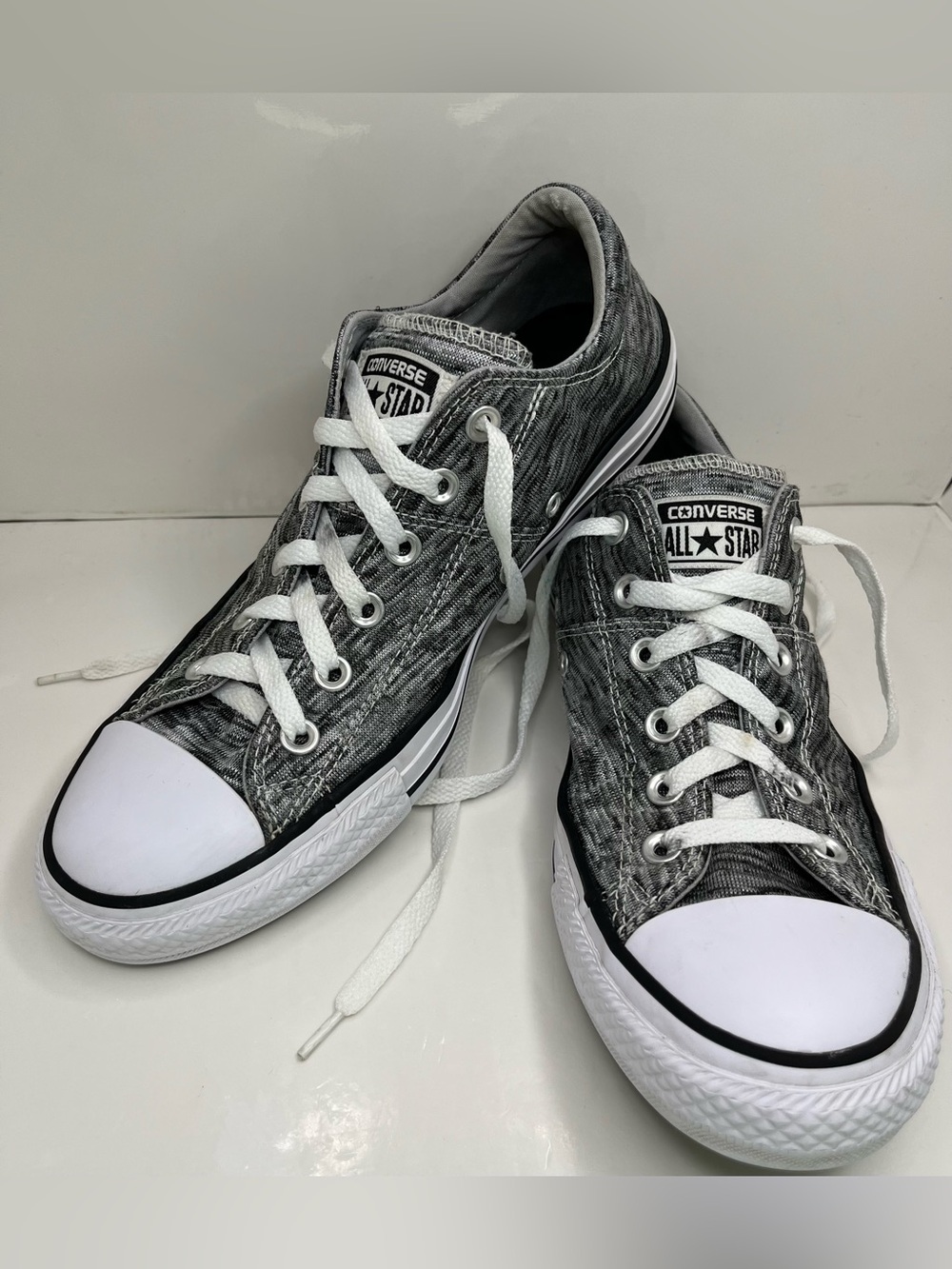Converse Chuck Taylor All Star Women’s 10 Gray Heathered  Low Top Sneakers 55855